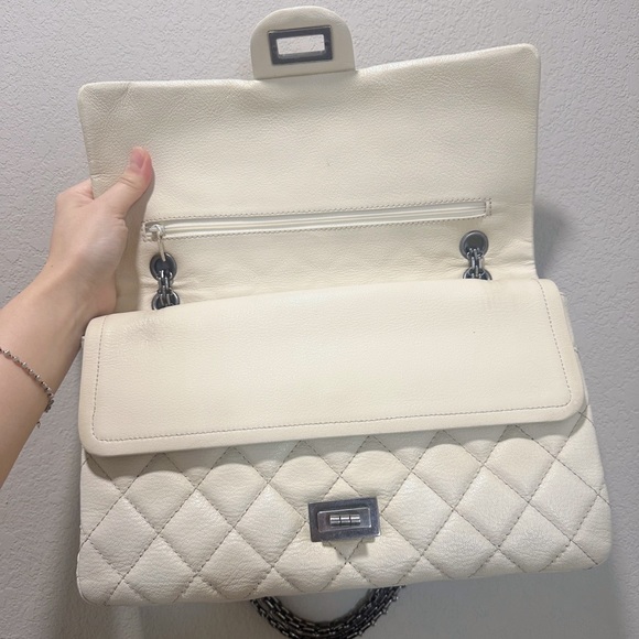AUTHENTIC Chanel 2.55 reissue 227 White - Picture 7 of 11